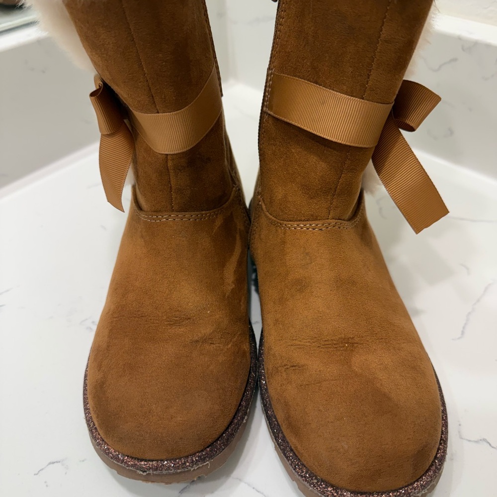 Magellan Outdoors  Kids Classic Bow Slip on Boots